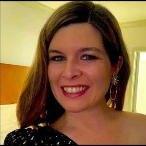 Meet your Posher, Elizabeth